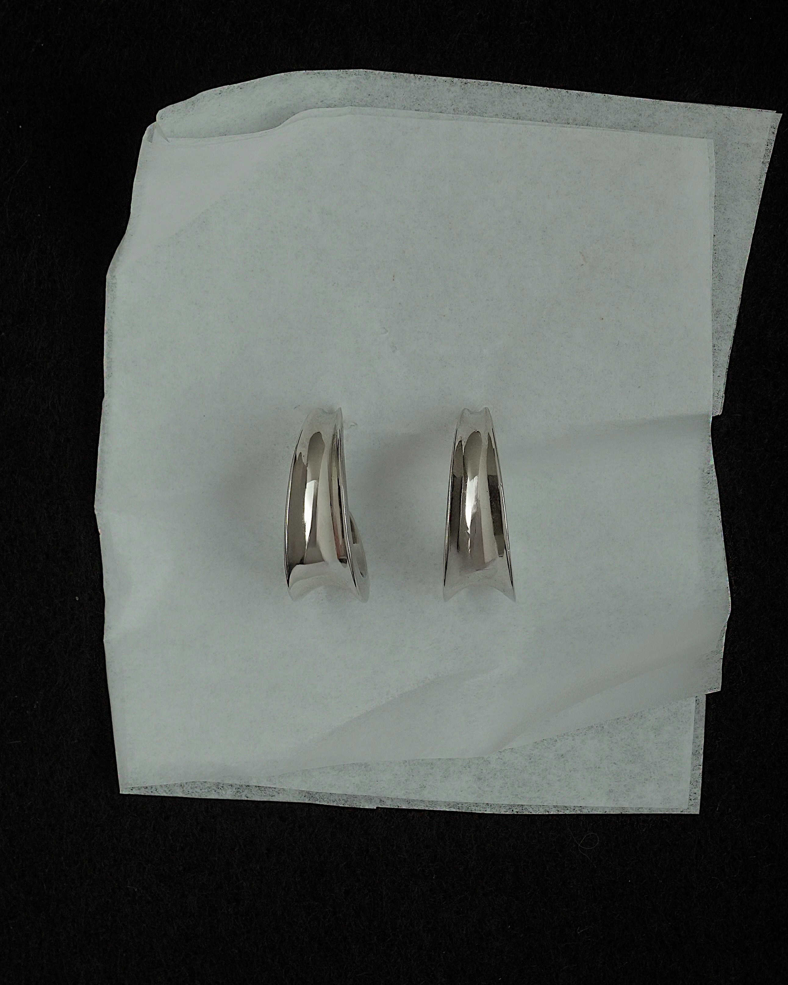 Grande Valen Tapered Hoops - Mod + Jo